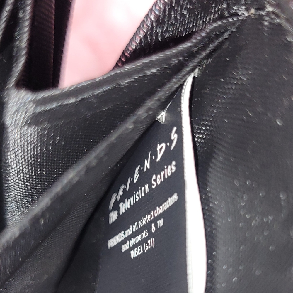 F•R•I•E•N•D•S Wallet. Zip-Around. - Picture 3 of 12